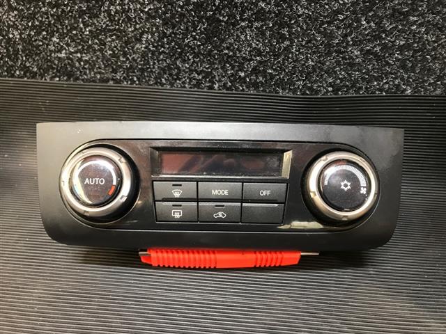 Mitsubishi Pajero V83W Heater Controls