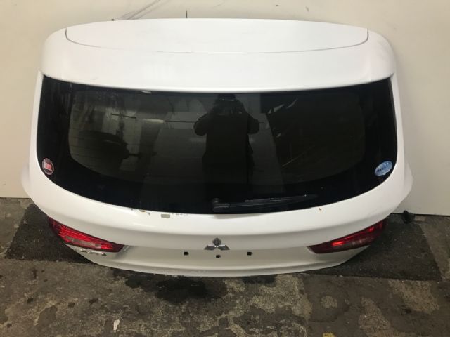 Mitsubishi RVR GA4W Tailgate Shell