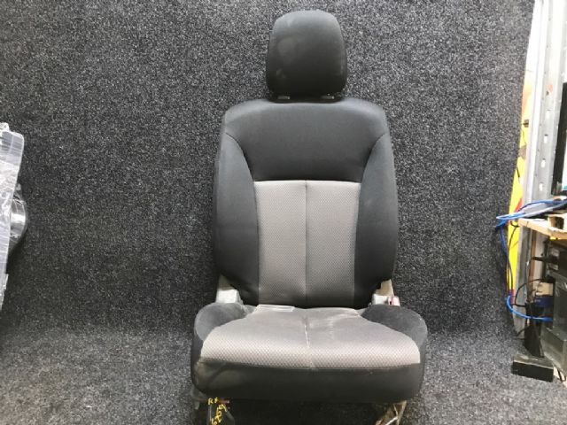 Mitsubishi L200/Triton KL1T 2015-on RF Seat