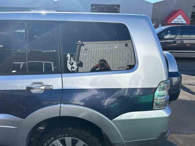Mitsubishi Pajero V97W LR Opera Glass