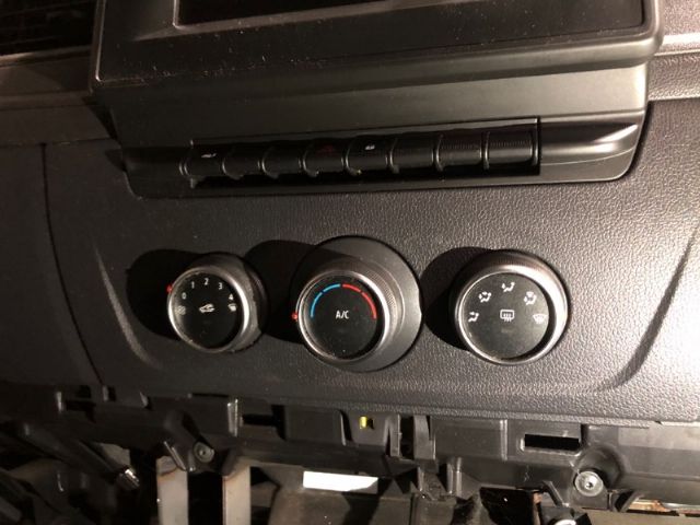 Renault Master L3H2 Heater Controls