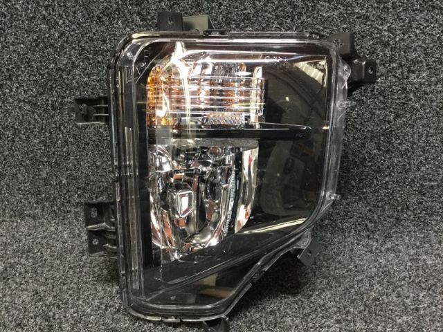Mitsubishi L200/Triton KL 2019-on RF Bumper Light