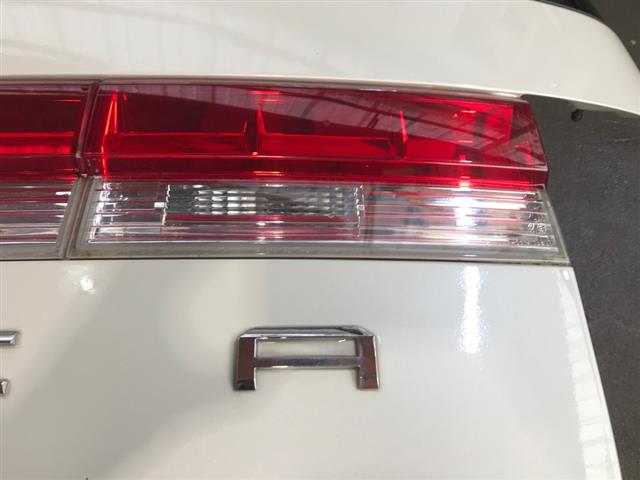 Mitsubishi Delica CV5W R Tailgate Light