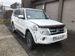 Mitsubishi Pajero V98W