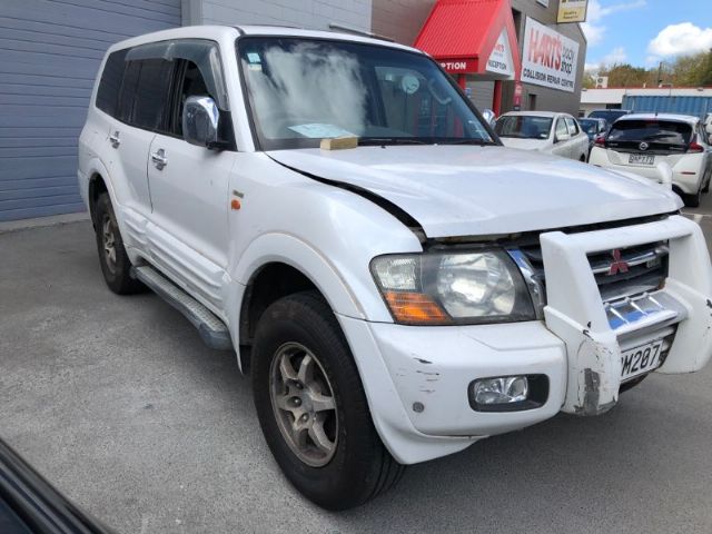 Mitsubishi Pajero V75W