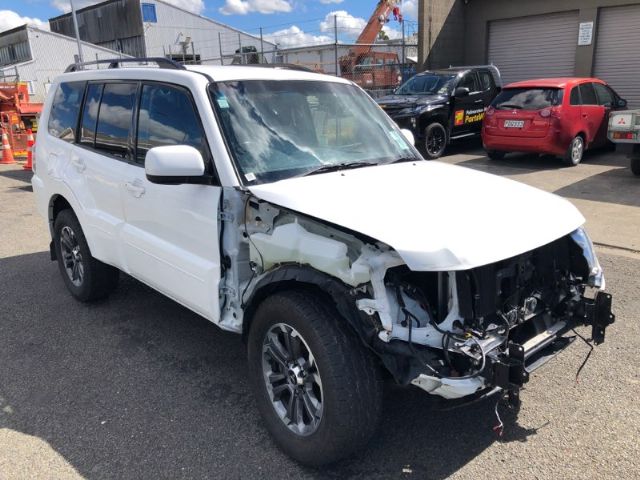 Mitsubishi Pajero V98W